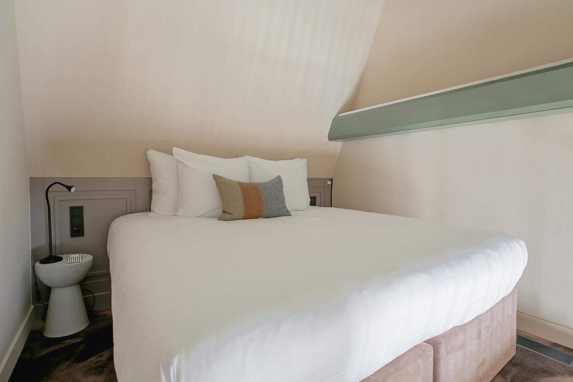 Metzlr House Otel Haarlem Oda fotoğraf